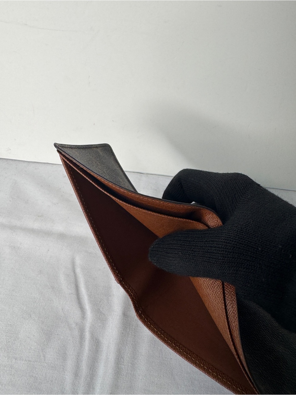 Louis Vuitton Monogram Men’s Wallet (Brown) - Picture 7 of 8